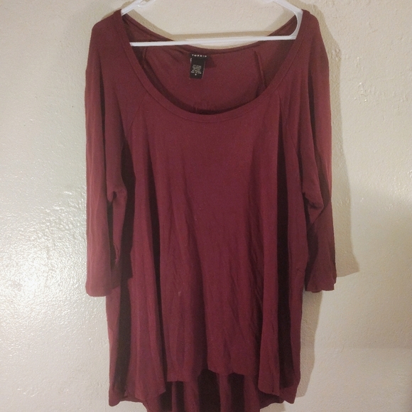 Torrid Women's Burgundy/purplish stylish Top Casual size 0, floral print on back - Picture 8 of 10